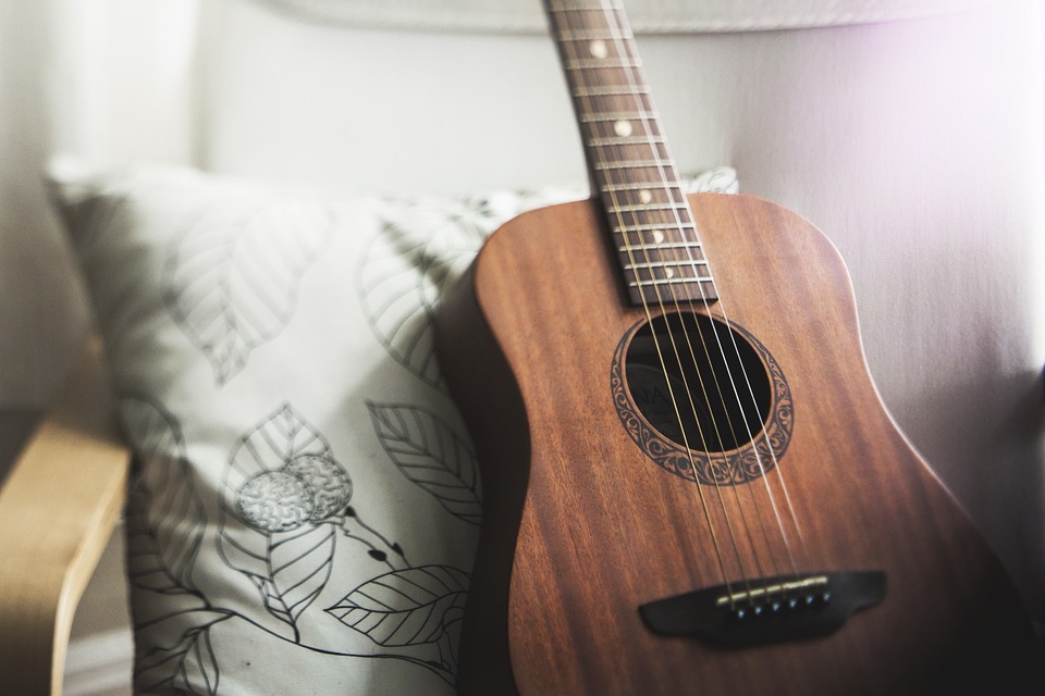 Comment bien choisir une guitare ?